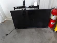 SONYO ROKU TV W/WALL MOUNT