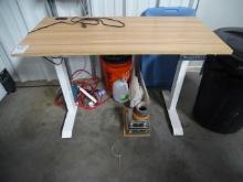 ADJUSTABLE DESK