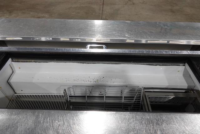 TRUE SANDWICH/SALAD PREP TABLE REFRIGERATOR MOD: TSSU-72-30MB-D2