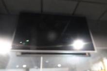 FLAT SCREEN TV W/REMOTE