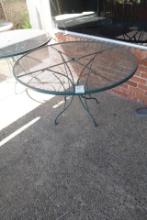 PATIO TABLE W/4 CHAIRS X1