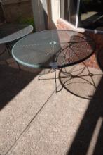 PATIO TABLE W/4 CHAIRS X1