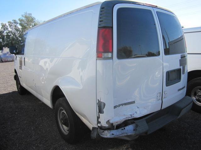 2002 CHEV 2500 CARGO VAN