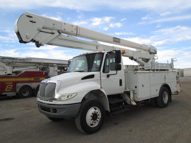 2005 INTL 4400 BUCKET