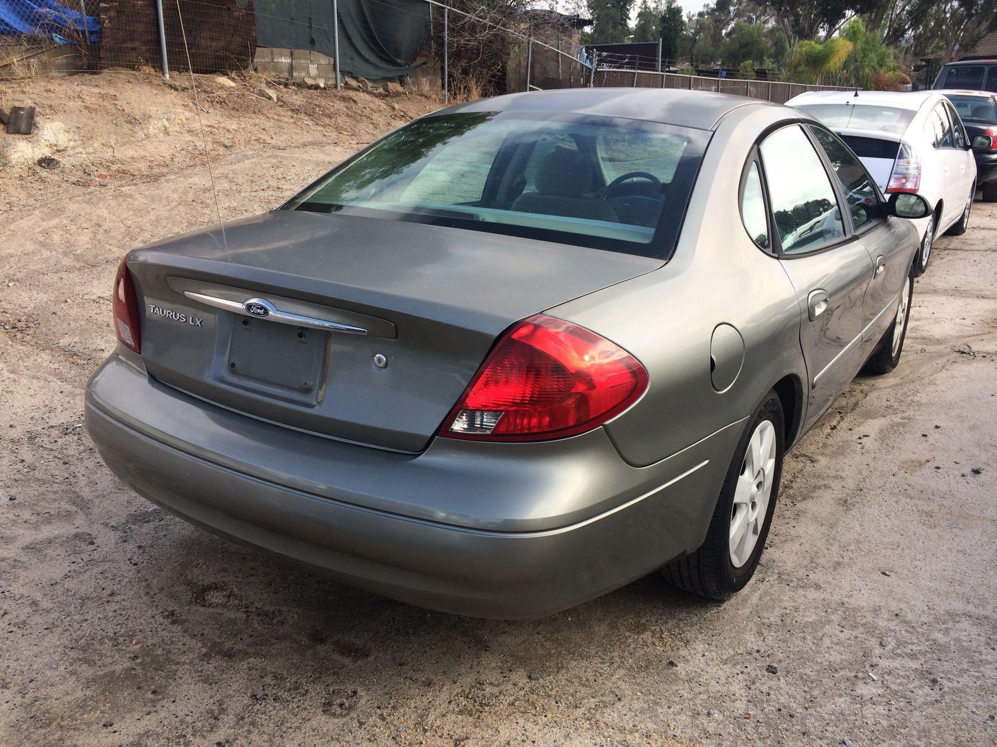 2002 FORD TAURUS LX