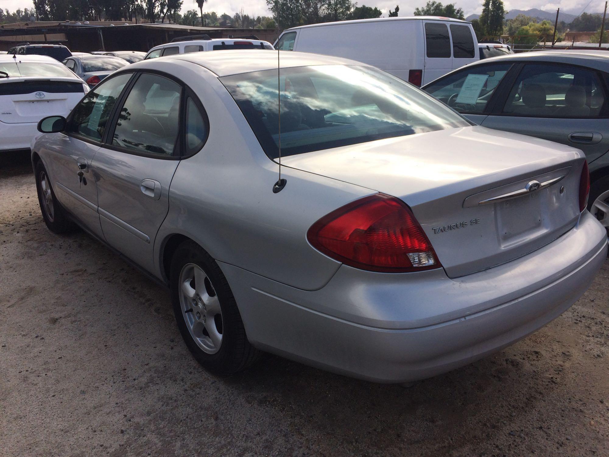 2003 FORD TAURUS SE