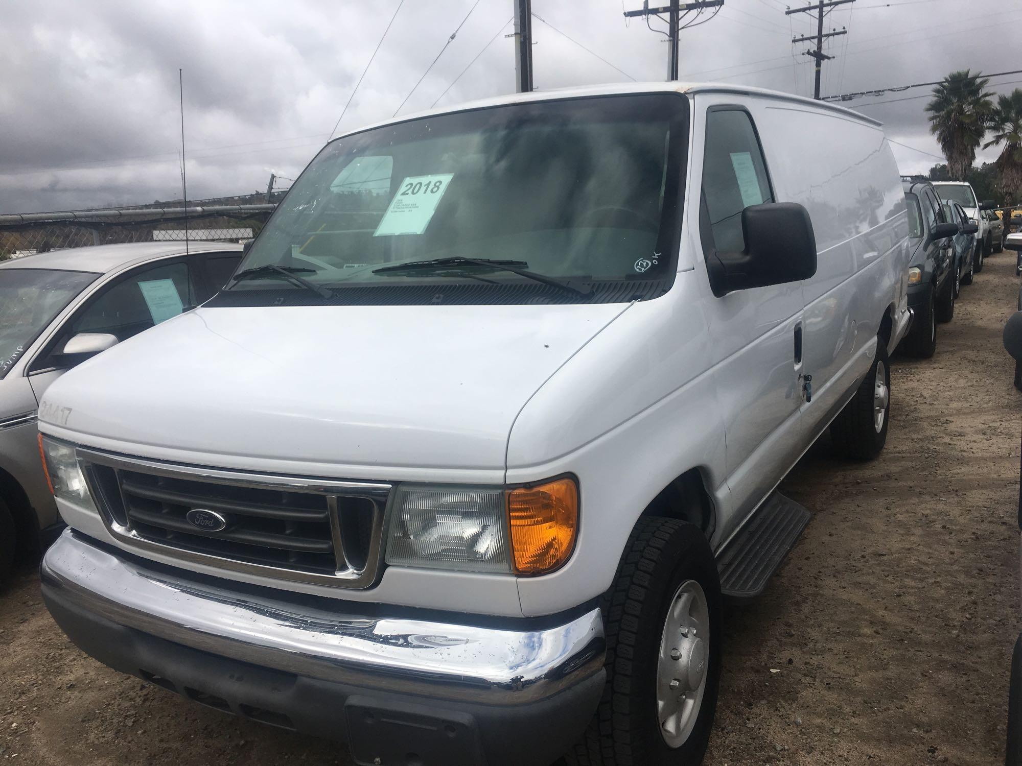 2006 FORD E350 CARGO VAN