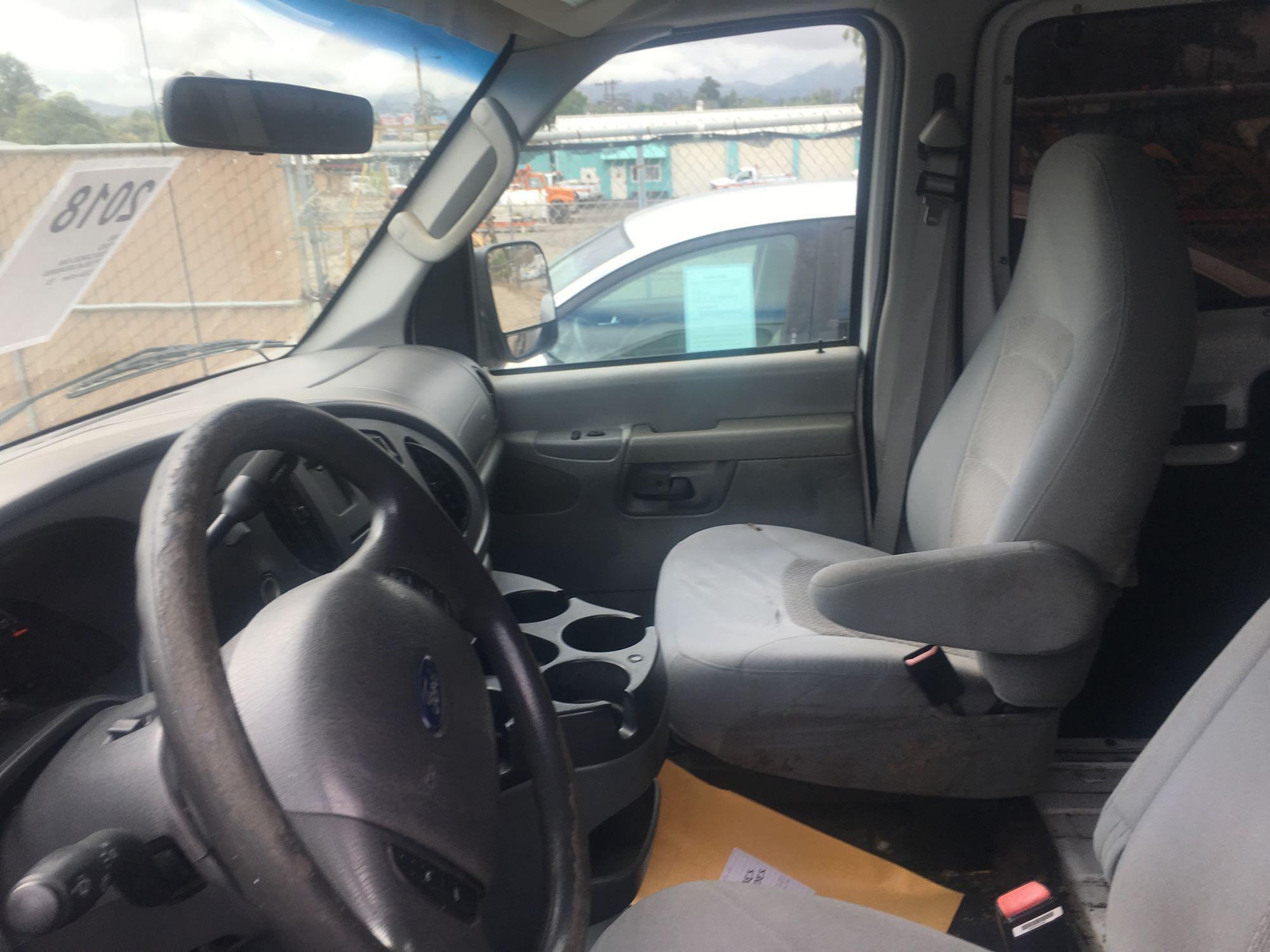 2006 FORD E350 CARGO VAN