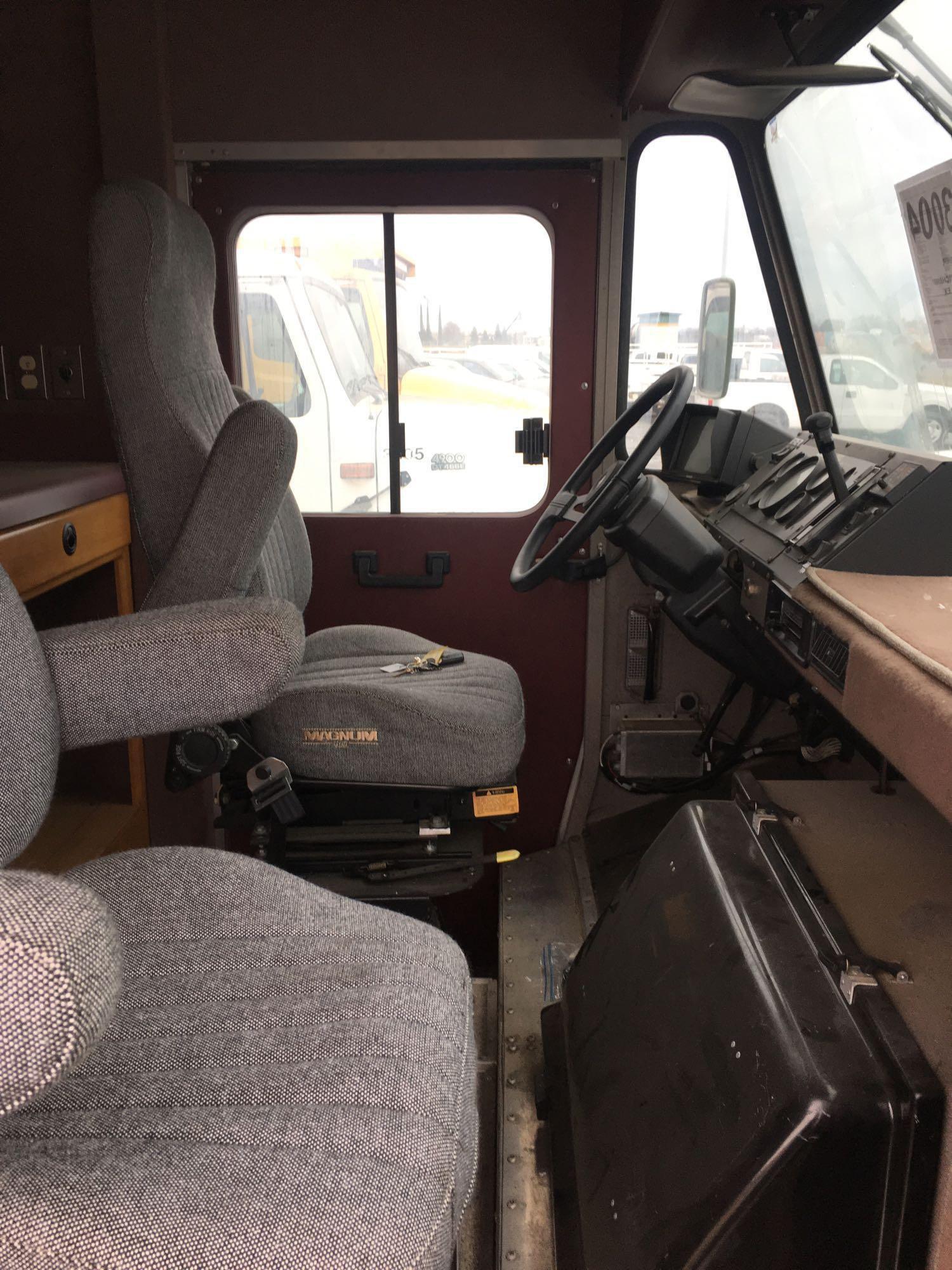 2001 FREIGHTLINER MT55