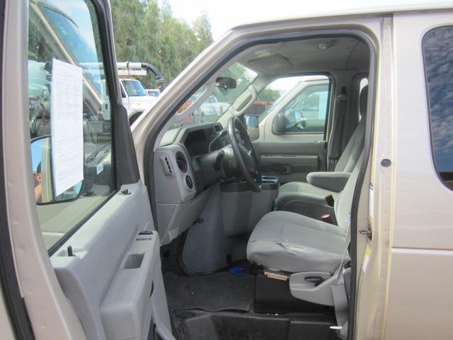 2009 FORD E-350 VAN