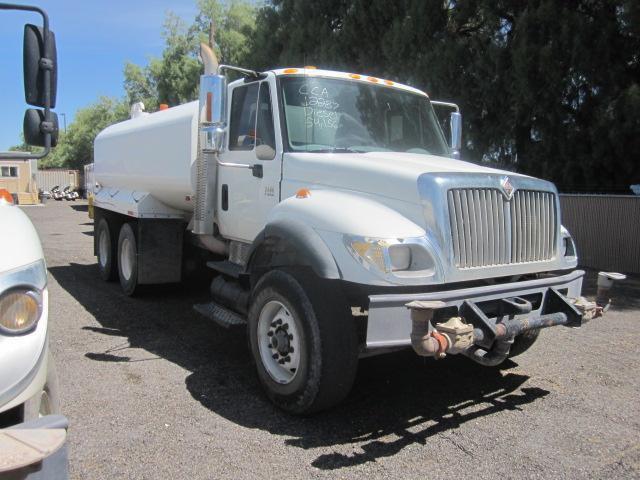 2003 INTL 7400 WATER TRUCK