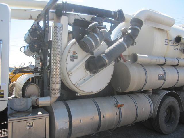 2006 INTL 7600 VACTOR 2100