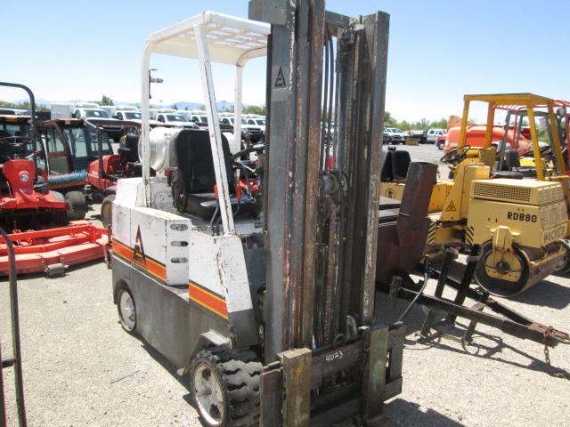 ALLIS CHALMERS FORKLIFT