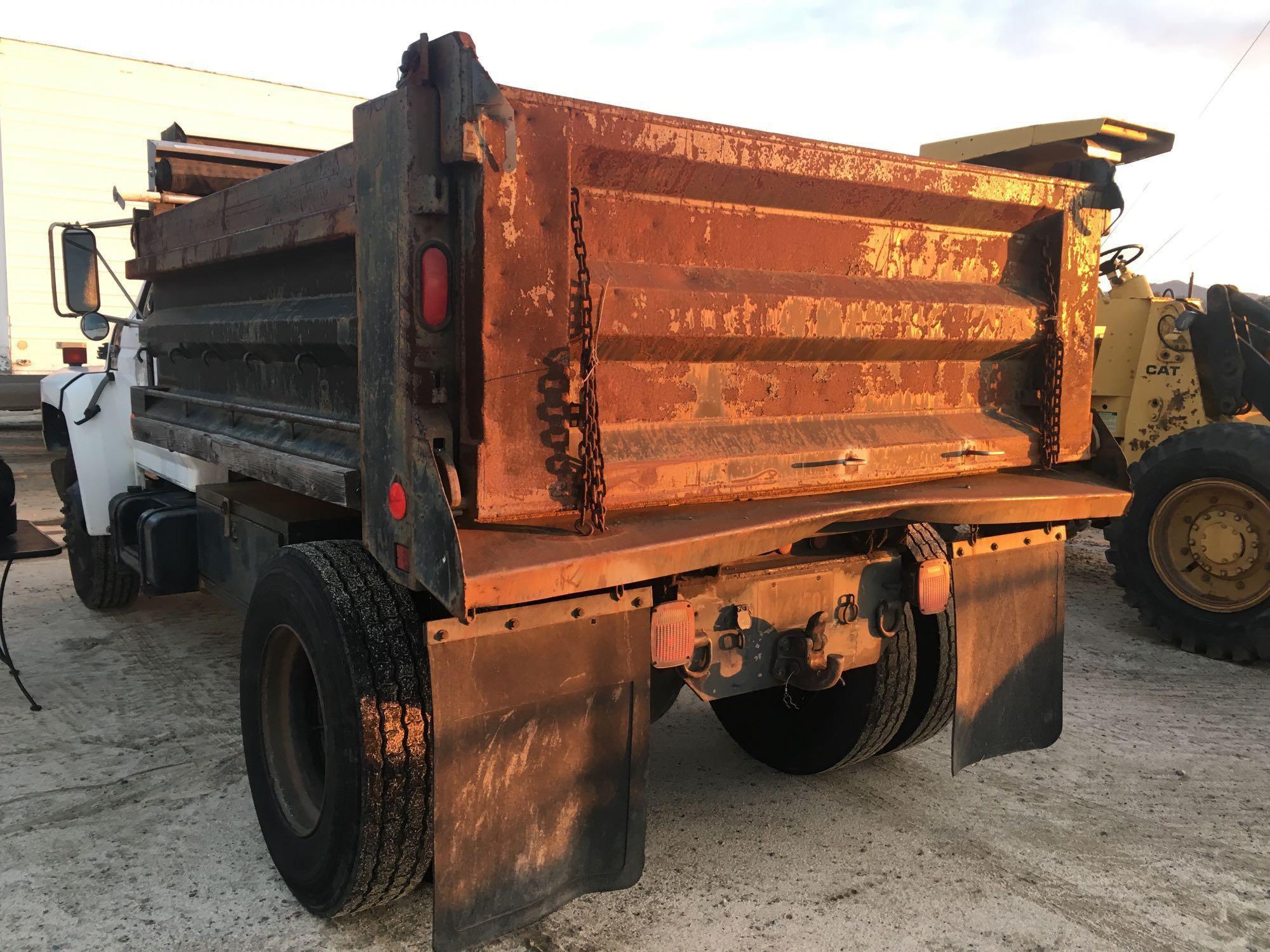 1989 FORD F700 DUMP