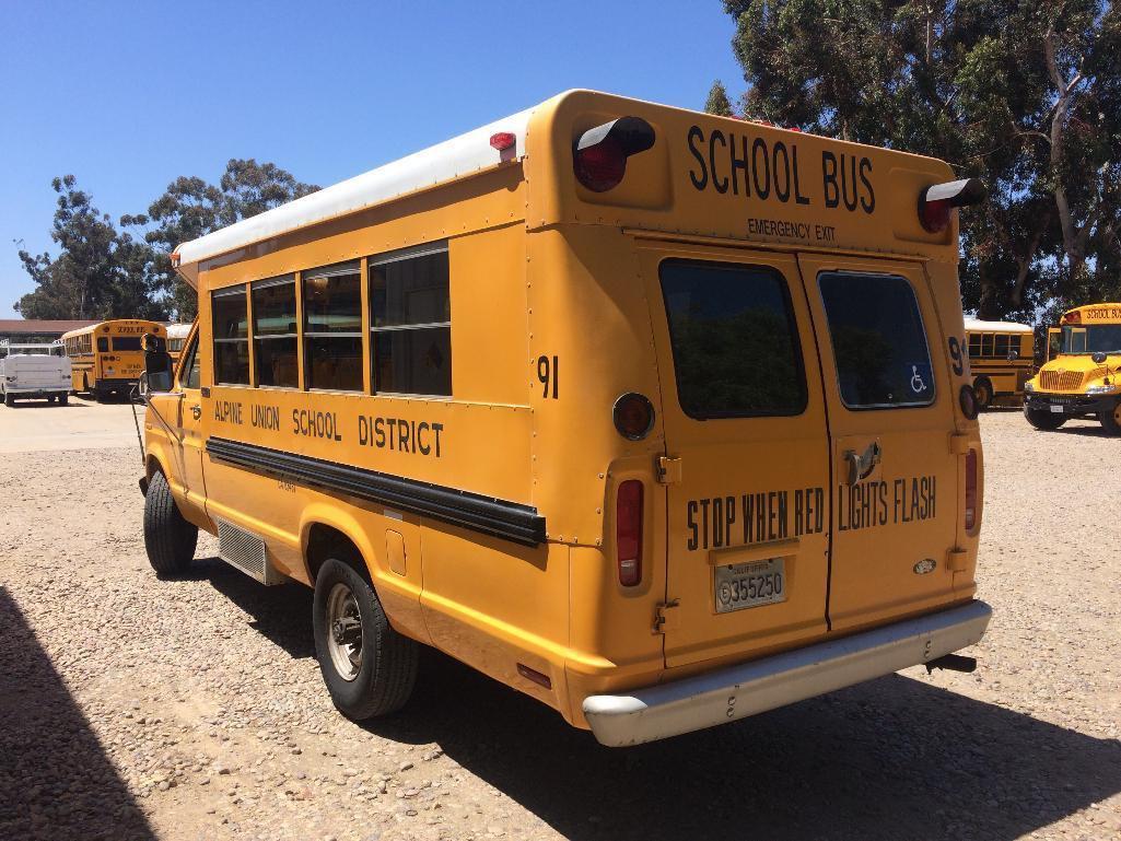 OFFSITE LOT - 1991 FORD SCHOOL BUS