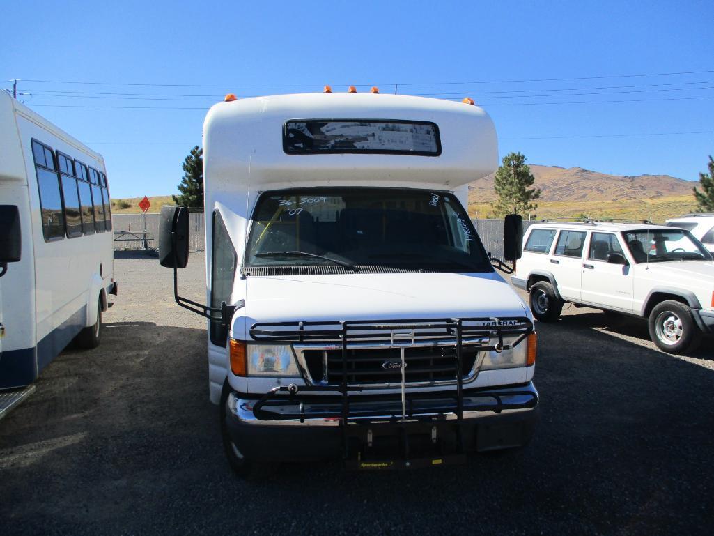 2007 FORD E-450 SHUTTLE BUS