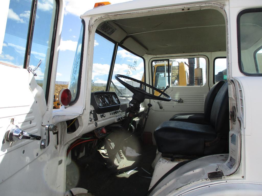 1983 FORD 8000 TRACTOR