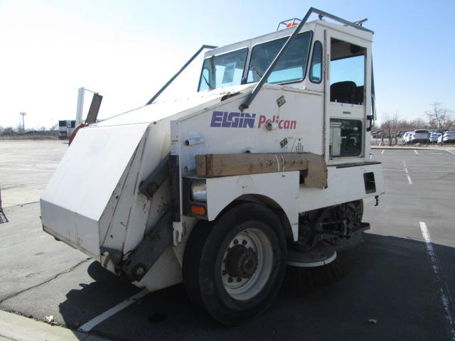 2001 ELGIN PELICAN SWEEPER