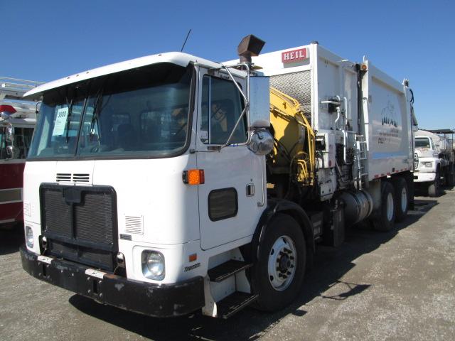 2009 AUTOCAR GARBAGE TRUCK