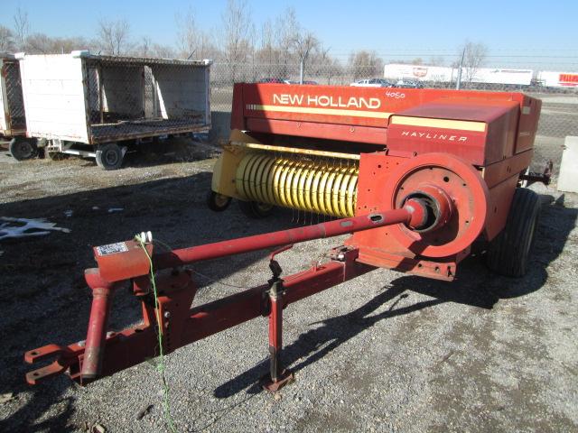 NEW HOLLAND BALER