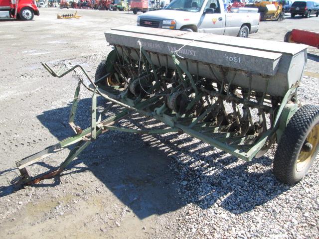 JOHN DEERE 16X6 SEEDER