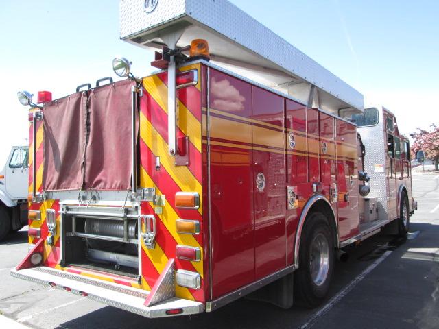 2000 SEAGRAVE FIRE TRUCK