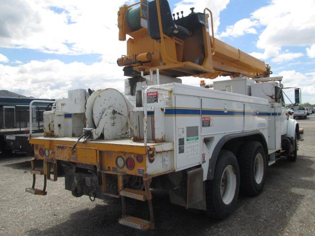 2000 INTL 4900 DERRICK TK