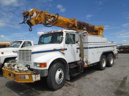 2000 INTL 4900 DERRICK TK