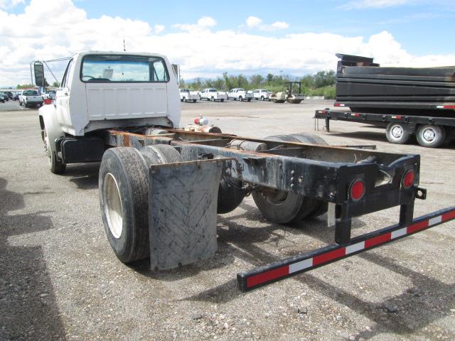 1992 FORD F800 CAB & CHAS