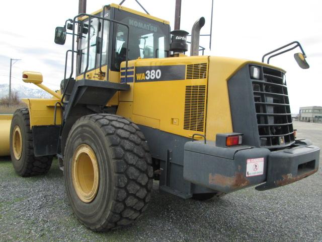 KOMATSU WA380 LOADER