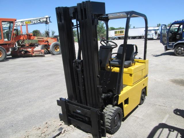 CAT FORKLIFT