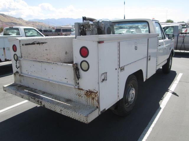 1989 FORD F350 UTILITY