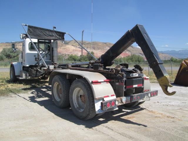 2010 PETERBILT 367 HOOK TRUCK