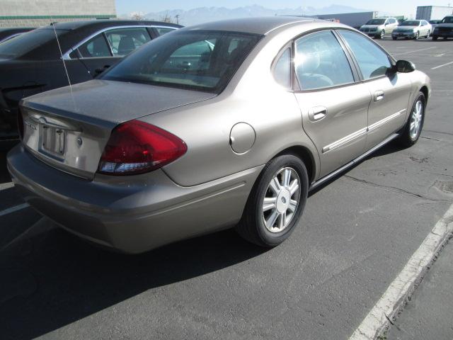 2004 FORD TAURUS