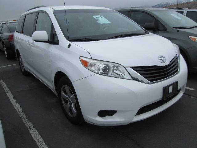 2014 TOYOTA SIENNA