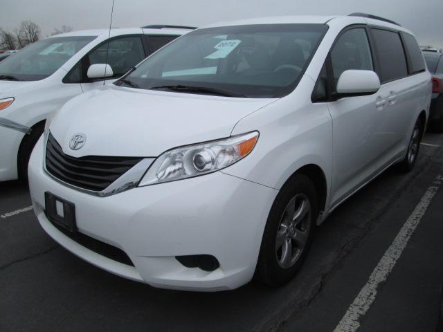 2014 TOYOTA SIENNA