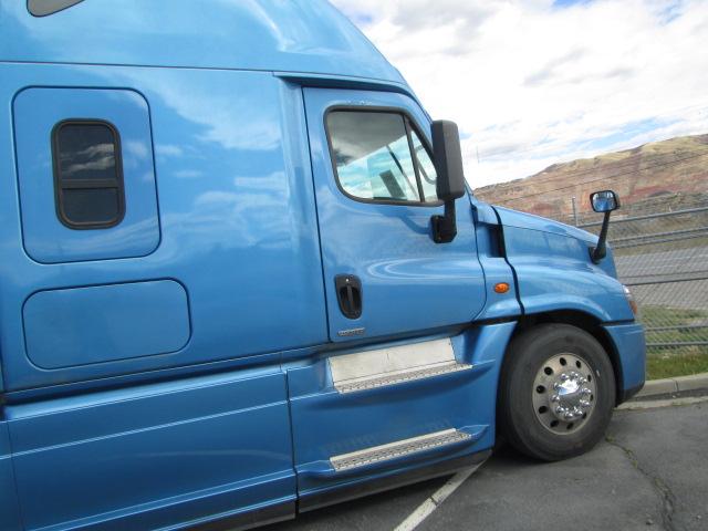 2015 FREIGHTLINER CASCADIA