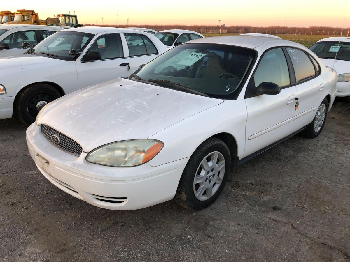 2004 FORD TAURUS LX