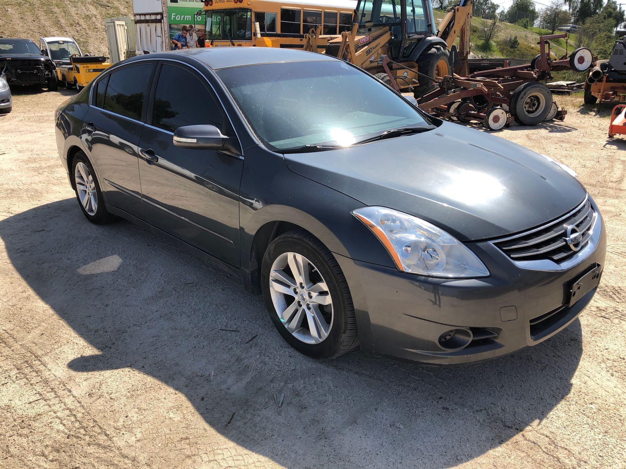 2011 NISSAN ALTIMA SR