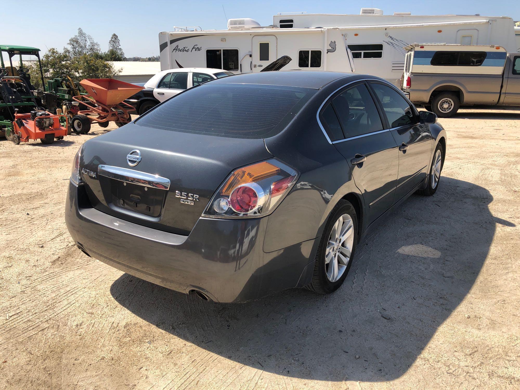 2011 NISSAN ALTIMA SR