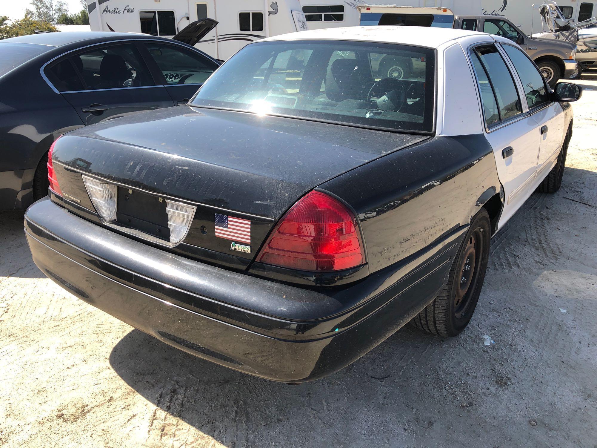 2011 FORD CROWN VIC