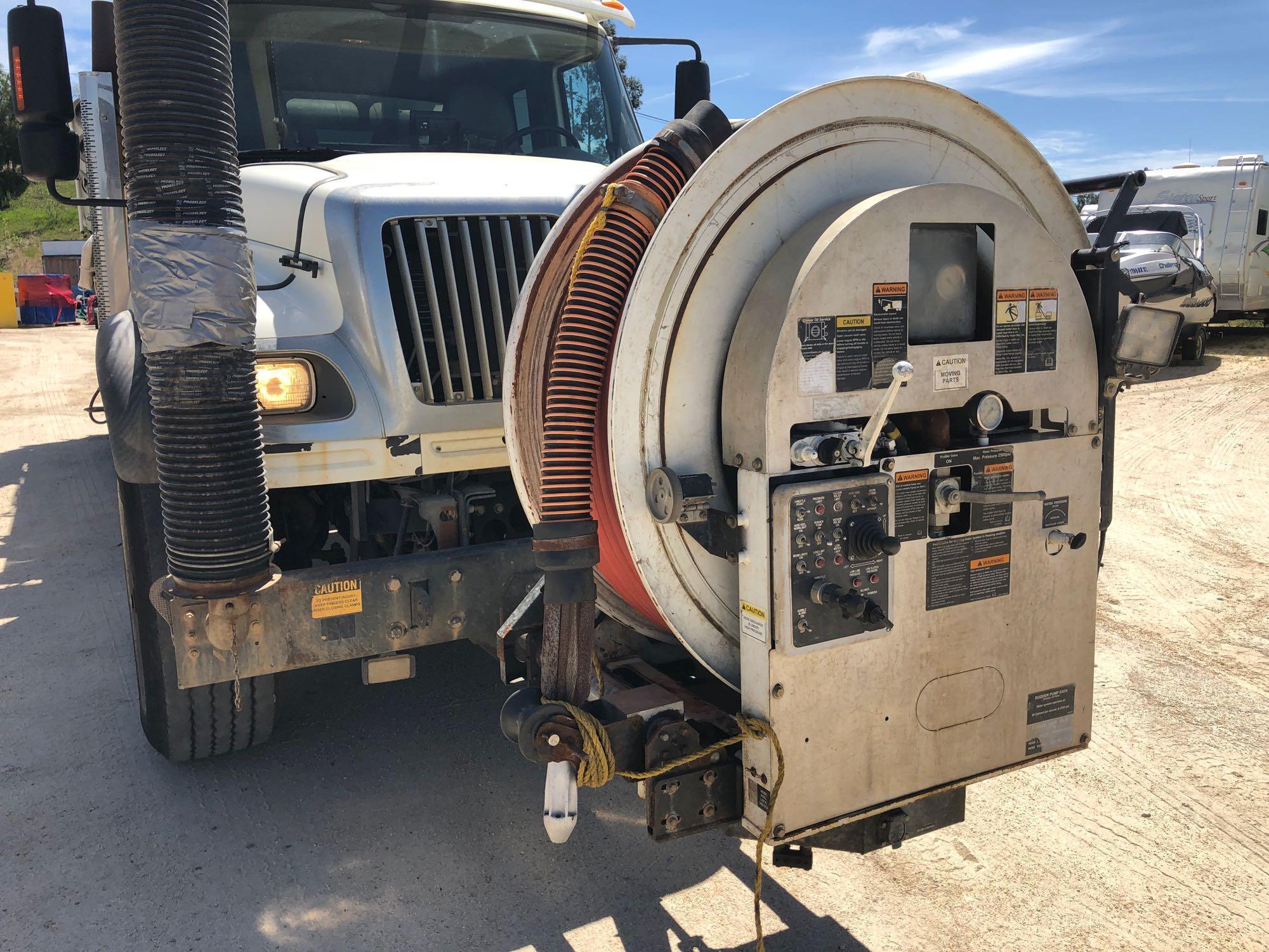 2006 INTERNATIONAL 7600 VACTOR 2100