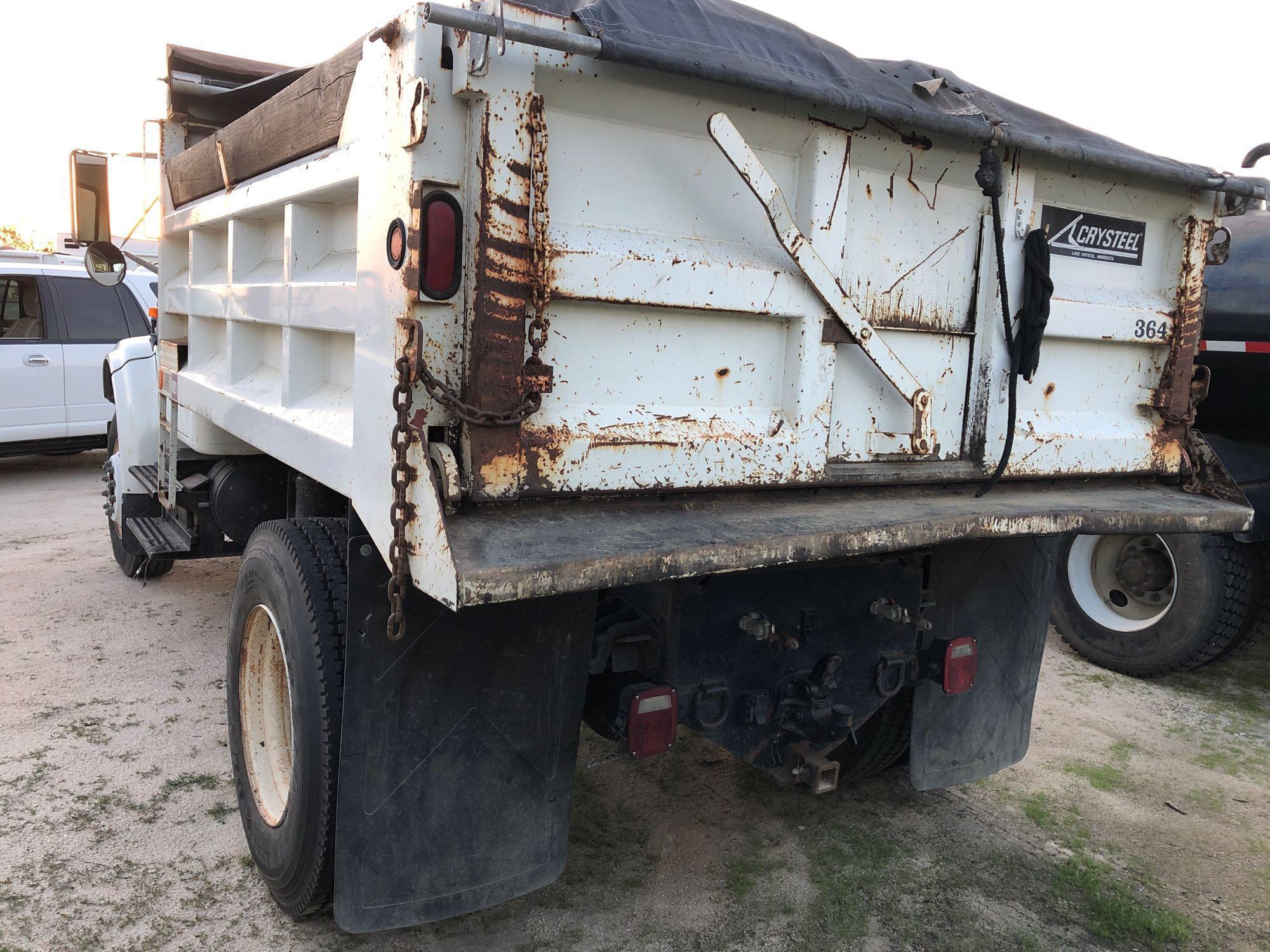 2000 INTERNATIONAL 4900 DUMP TRUCK