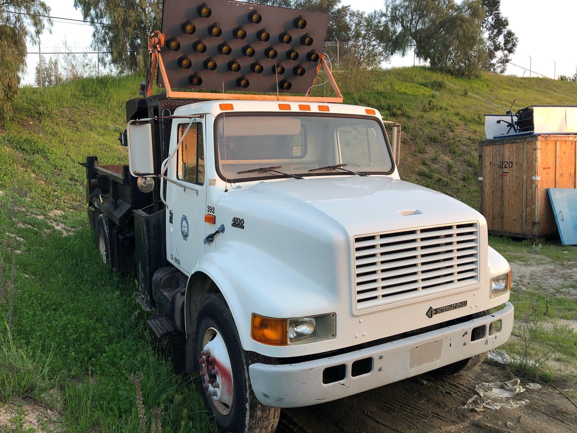 2000 INTERNATIONAL 4700 DUMP TRUCK