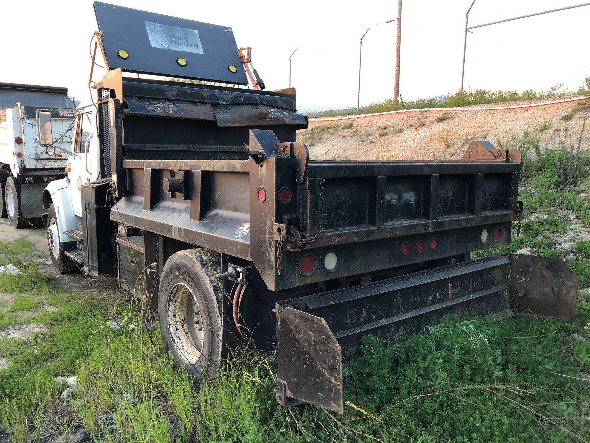 2000 INTERNATIONAL 4700 DUMP TRUCK