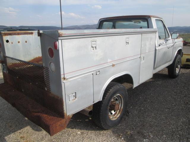 1986 FORD F350 UTILITY 4X4