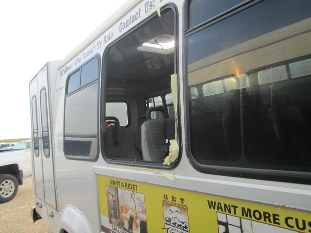 2010 FORD E450 SHUTTLE BUS