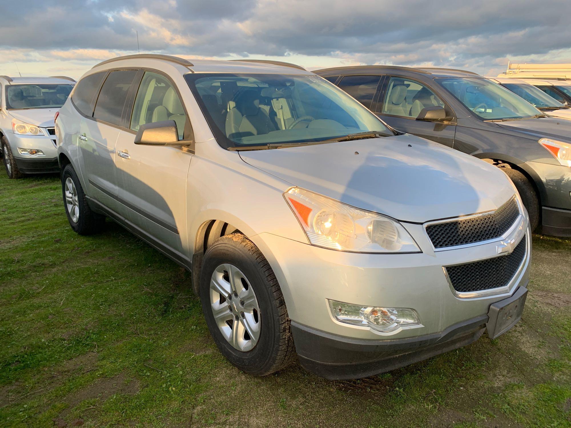 2010 CHEVROLET TRAVERSE LS