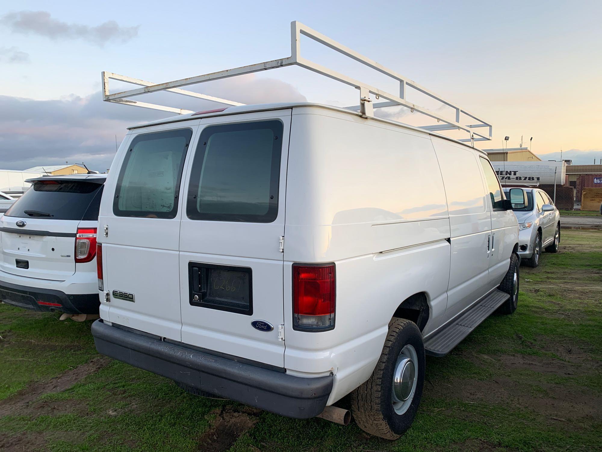 2006 FORD E350 CARGO VAN