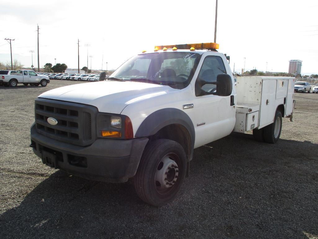 YEAR 2005 MAKE FORD MODEL F-450 SD UTILITY VIN 1FDXF46P35ED29709 DESCRIPTION DIESEL OVER HEATS W/